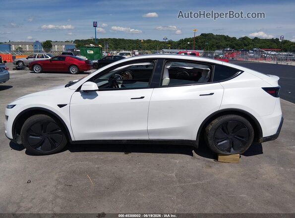 7SAYGDEE9TA468518 2026 TESLA MODEL Y White Вид задньої частини салону