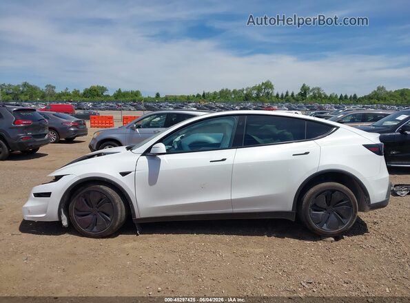 7SAYGDEE9TF358636 2026 TESLA MODEL Y White უკანა სალონის ხედი