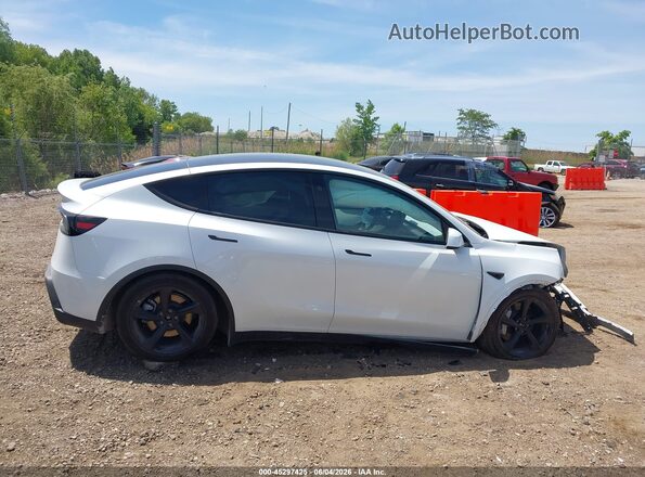 7SAYGDEE9TF358636 2026 TESLA MODEL Y White ხელსაწყოთა პანელის ხედი