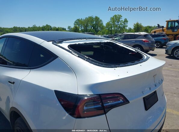 7SAYGDEEXPA069476 2023 TESLA MODEL Y White Vista frontal
