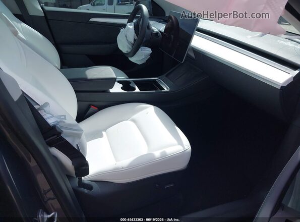 7SAYGDEEXPA098203 2023 TESLA MODEL Y Gray Вид салону спереду