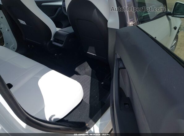 7SAYGDEEXPA098525 2023 TESLA MODEL Y White VIN კოდის სტიკერის ხედი