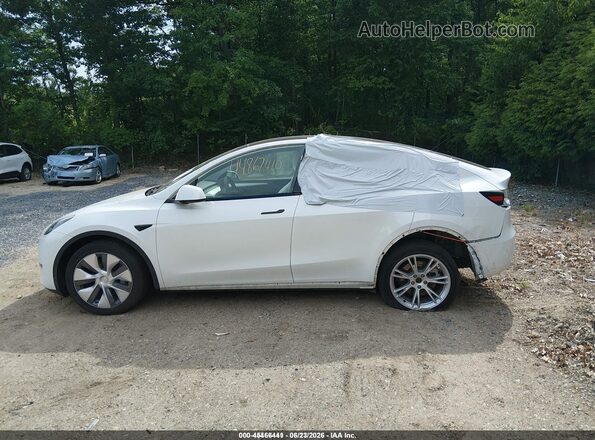 7SAYGDEEXPA098525 2023 TESLA MODEL Y White სალონის 360-გრადუსიანი ხედი