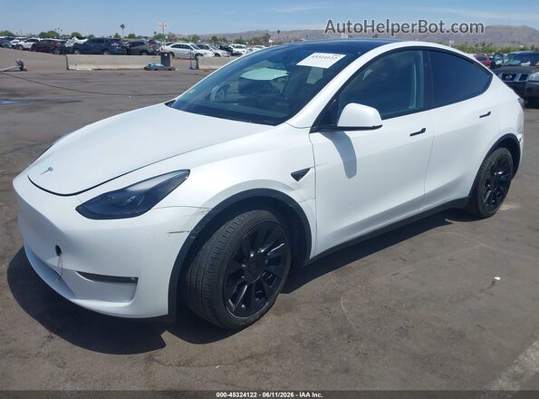 7SAYGDEEXPF791033 2023 TESLA MODEL Y Белый Передняя левая четверть