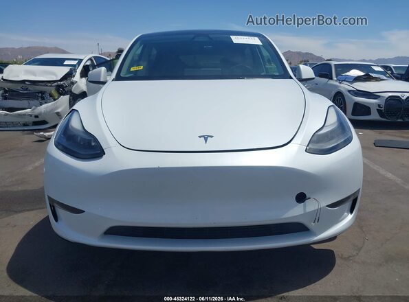 7SAYGDEEXPF791033 2023 TESLA MODEL Y Белый Вид панели приборов