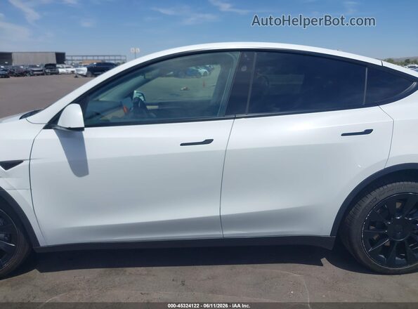 7SAYGDEEXPF791033 2023 TESLA MODEL Y Белый Вид задней части салона