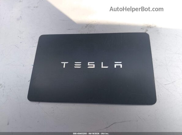 7SAYGDEEXPF855734 2023 TESLA MODEL Y Black Dashboard view