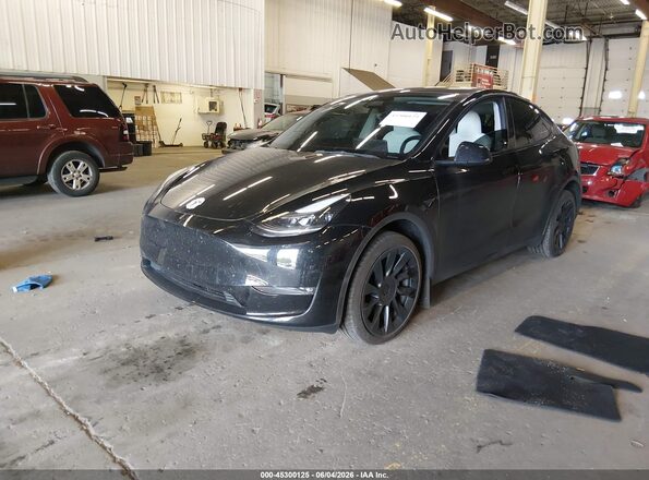 7SAYGDEEXPF885896 2023 TESLA MODEL Y Black Front left