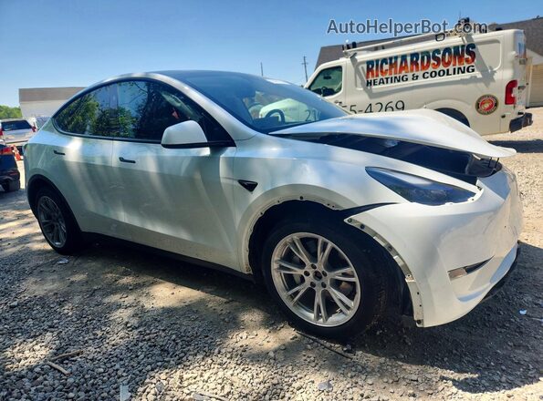 7SAYGDEEXRA274556 2024 TESLA MODEL Белый Передняя правая четверть