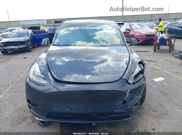 7SAYGDEEXRA308804 2024 TESLA MODEL Y Gray Widok zestawu wskaźników