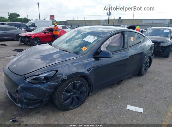 7SAYGDEEXRA308804 2024 TESLA MODEL Y Gray Przód lewy