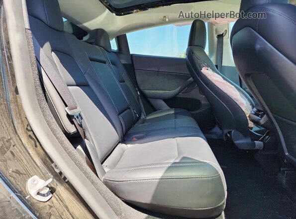 7SAYGDEEXRF060671 2024 TESLA MODEL Черный Вид задних сидений