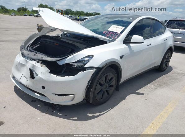 7SAYGDEEXSA353134 2025 TESLA MODEL Y Белый Передняя левая четверть