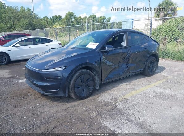 7SAYGDEEXTA405573 2026 TESLA MODEL Y Gray Առջևի ձախ երեք քառորդ տեսարան
