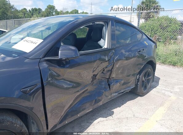 7SAYGDEEXTA405573 2026 TESLA MODEL Y Gray 