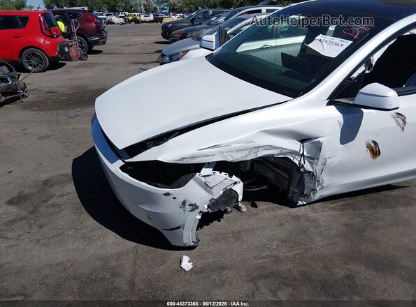 7SAYGDEEXTA662135 2026 TESLA MODEL Y White Front view