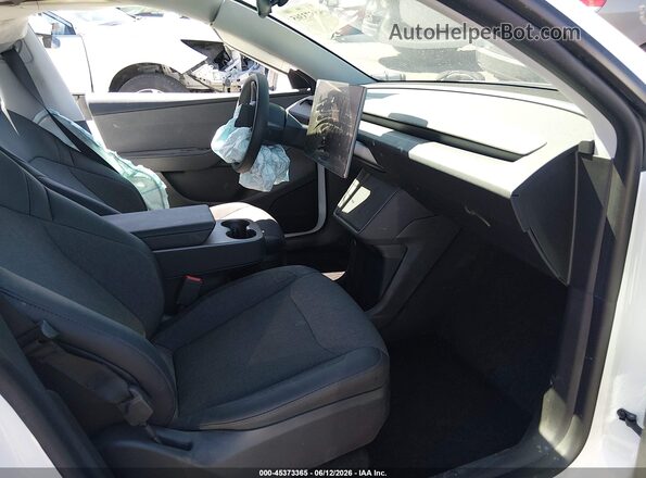 7SAYGDEEXTA662135 2026 TESLA MODEL Y White Front interior view