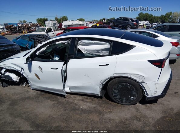 7SAYGDEEXTA662135 2026 TESLA MODEL Y White Instrument cluster view