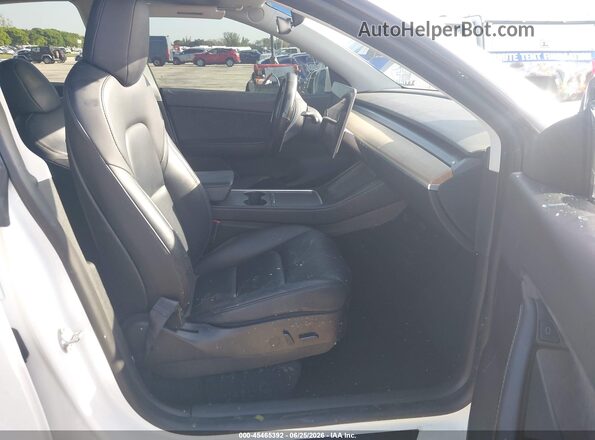 7SAYGDEF0NF323690 2022 TESLA MODEL Y White წინა სალონის ხედი