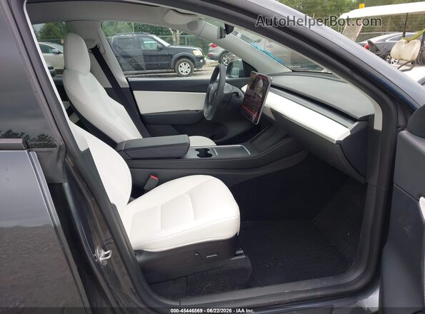 7SAYGDEF0NF381976 2022 TESLA MODEL Y Gray Вид салону спереду