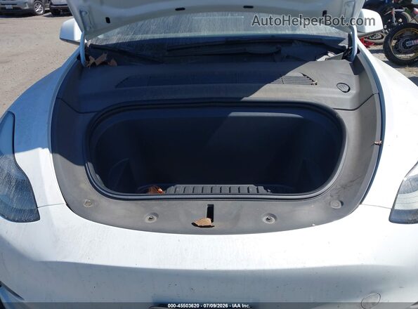 7SAYGDEF0NF555464 2022 TESLA MODEL Y White Widok z tyłu