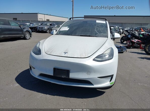 7SAYGDEF0NF555464 2022 TESLA MODEL Y White Widok zestawu wskaźników