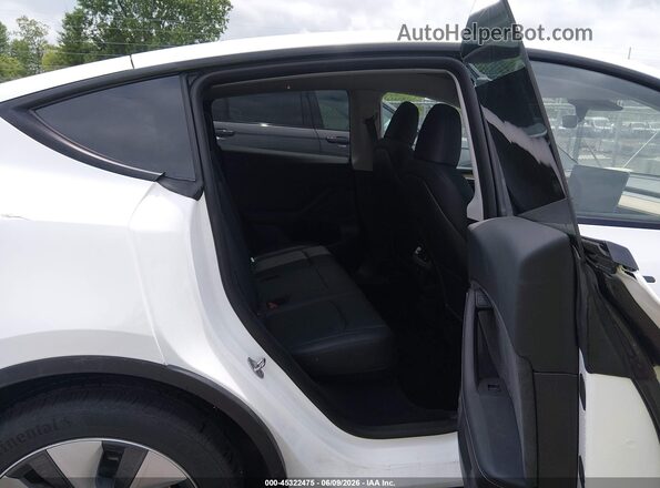 7SAYGDEF1PA049058 2023 TESLA MODEL Y White 