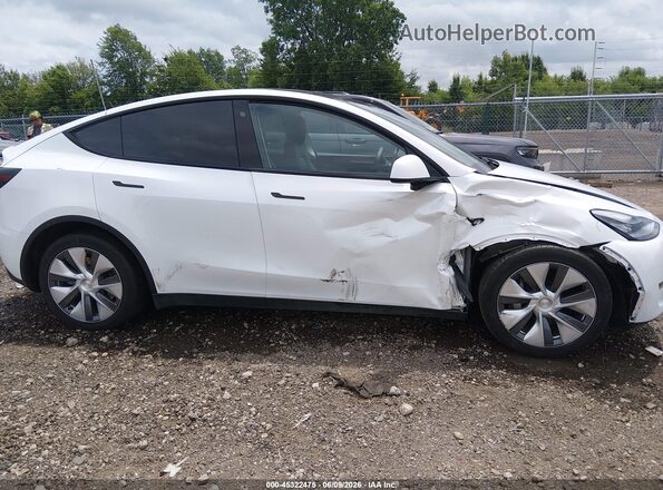 7SAYGDEF1PA049058 2023 TESLA MODEL Y White 