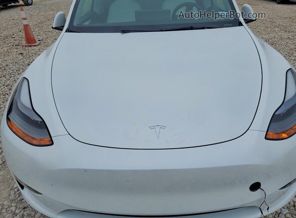 7SAYGDEF1RA275099 2024 TESLA MODEL White Vista interior trasera