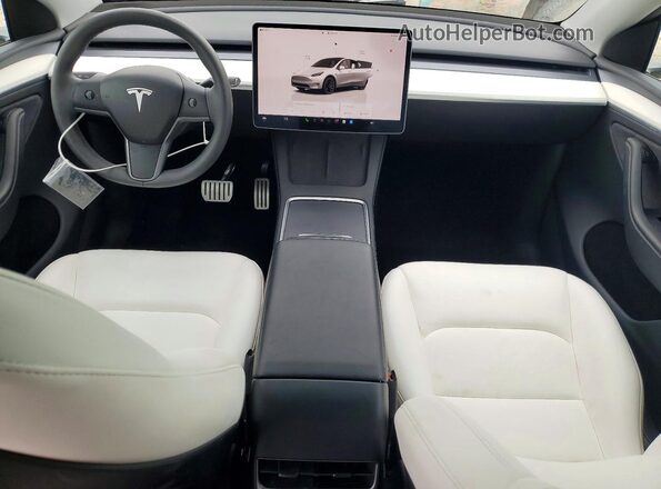 7SAYGDEF1RA275099 2024 TESLA MODEL White Vista del salpicadero