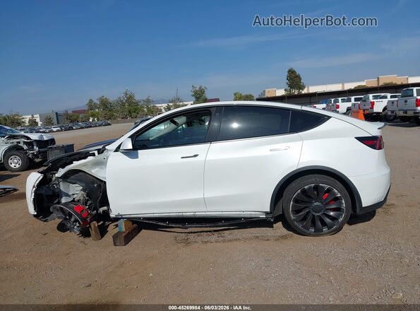 7SAYGDEF2NF346369 2022 TESLA MODEL Y White Սալոնի 360 աստիճան տեսք