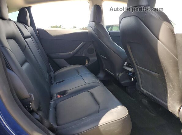 7SAYGDEF2PF882399 2023 TESLA MODEL Blue Widok tylnych siedzeń