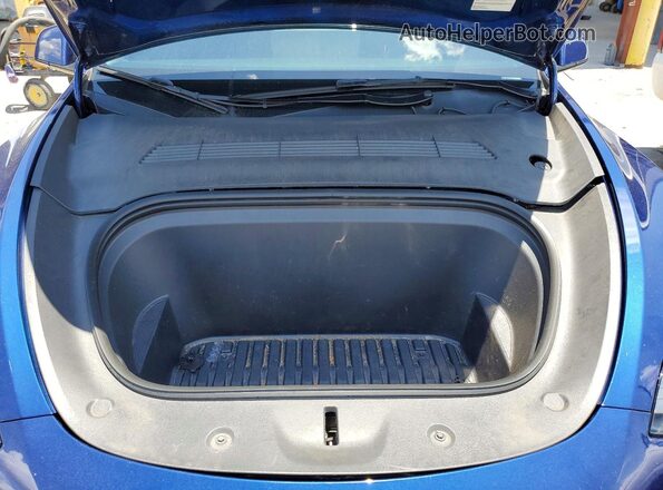 7SAYGDEF3RA268364 2024 TESLA MODEL Blue Widok wnętrza z tyłu