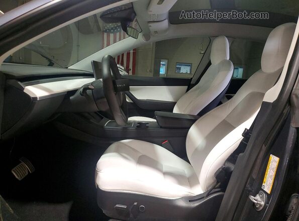 7SAYGDEF4NF404790 2022 TESLA MODEL Gray წინა სალონის ხედი
