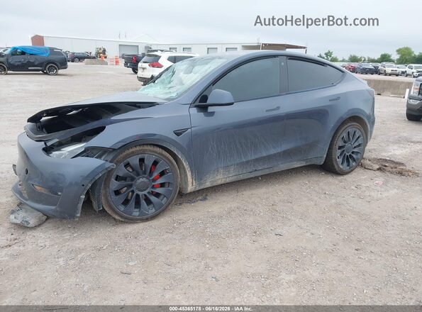 7SAYGDEF4NF540644 2022 TESLA MODEL Y Gray Vista tres cuartos delantera izquierda