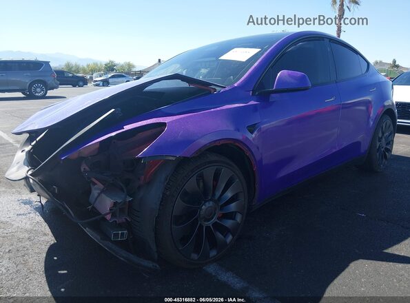 7SAYGDEF4RF158975 2024 TESLA MODEL Y Фиолетовый Передняя левая четверть