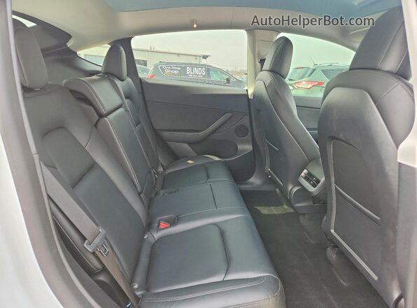 7SAYGDEF5NF454114 2022 TESLA MODEL White Vista de los asientos traseros