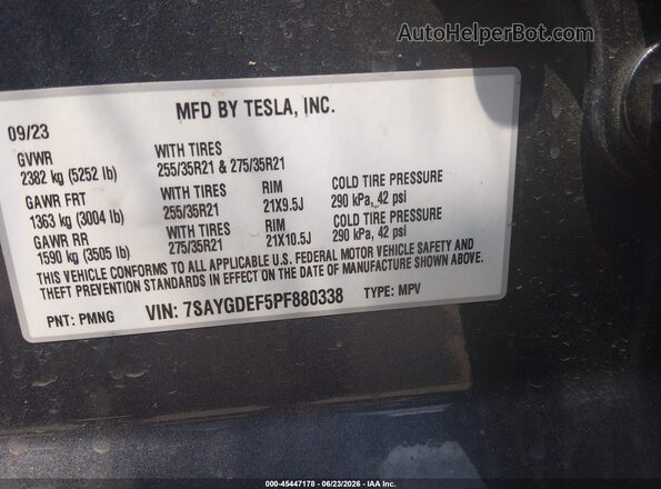 7SAYGDEF5PF880338 2023 TESLA MODEL Y Gray Widok komory silnika