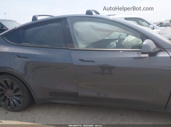 7SAYGDEF5PF880338 2023 TESLA MODEL Y Gray Widok zestawu wskaźników