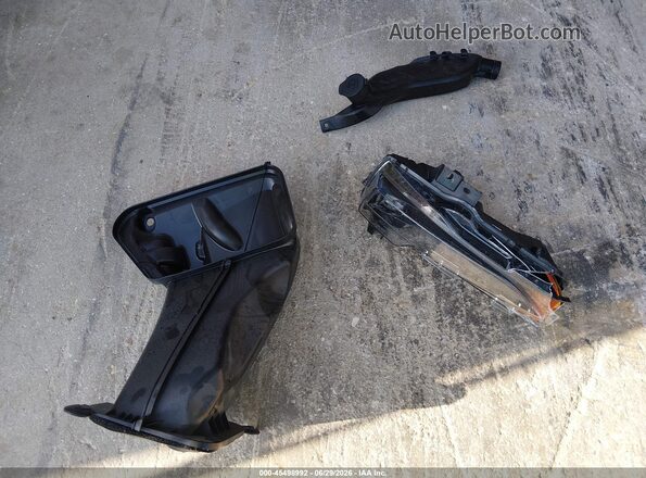 7SAYGDEF5SA363076 2025 TESLA MODEL Y Gray Vista del salpicadero