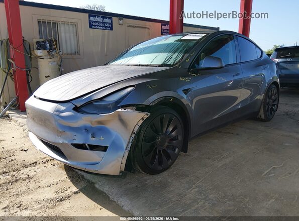 7SAYGDEF5SA363076 2025 TESLA MODEL Y Gray Vista frontal