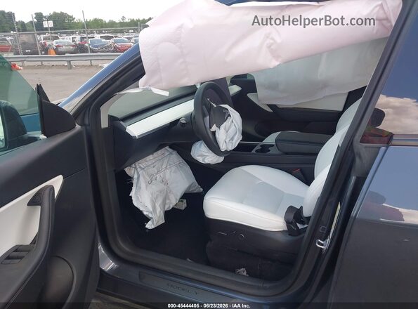 7SAYGDEF6NF448032 2022 TESLA MODEL Y Серый Вид салона спереди