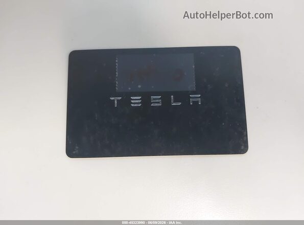 7SAYGDEF6PF812307 2023 TESLA MODEL Y Серый Вид панели приборов