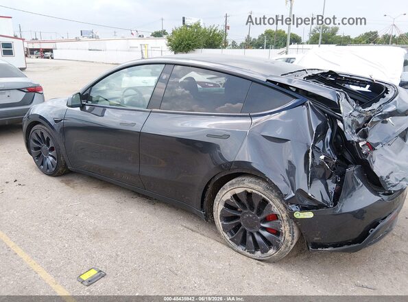 7SAYGDEF6RF039485 2024 TESLA MODEL Y Black Widok wnętrza z tyłu