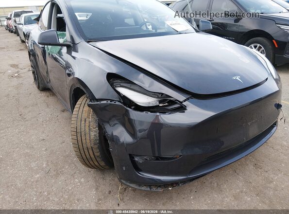 7SAYGDEF6RF039485 2024 TESLA MODEL Y Black Widok z przodu