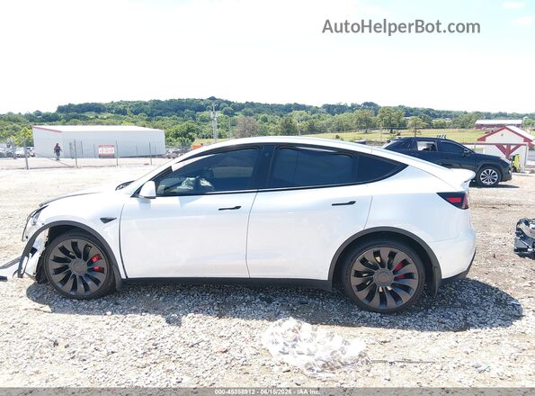 7SAYGDEF7NF326490 2022 TESLA MODEL Y White უკანა სალონის ხედი