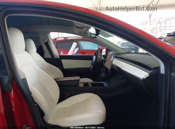 7SAYGDEF7NF340552 2022 TESLA MODEL Y Red Front interior view