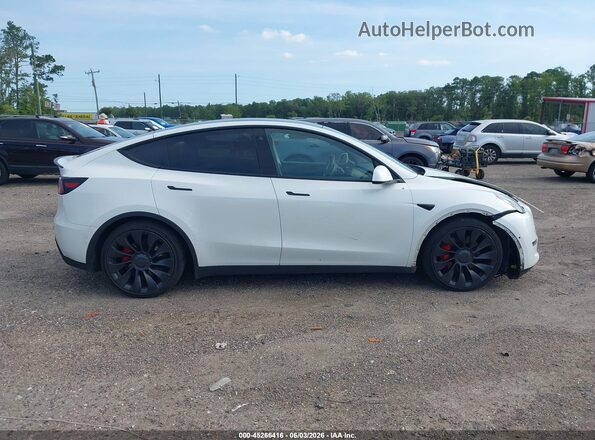 7SAYGDEF7NF507279 2022 TESLA MODEL Y White უკანა სალონის ხედი