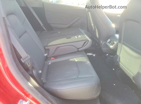 7SAYGDEF7RA313080 2024 TESLA MODEL Red უკანა სავარძლების ხედი