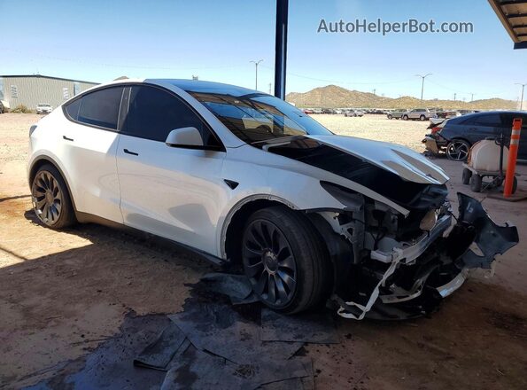 7SAYGDEF7RF179044 2024 TESLA MODEL White Przód prawy
